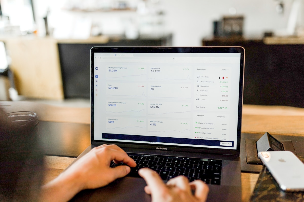 Professional liability vs general liability insurance comparison