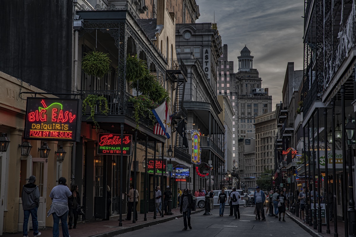 Louisiana car insurance requirements highway through Louisiana bayou near New Orleans